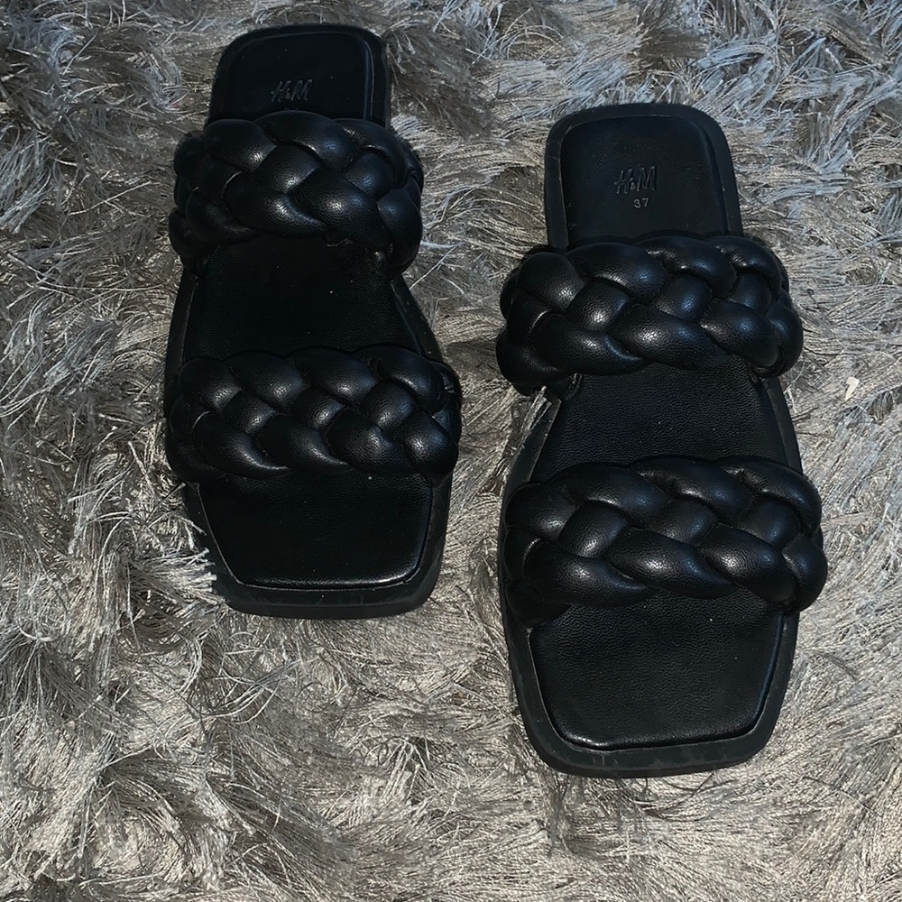 Chunky Braided strap style H&M sandal sz37 black